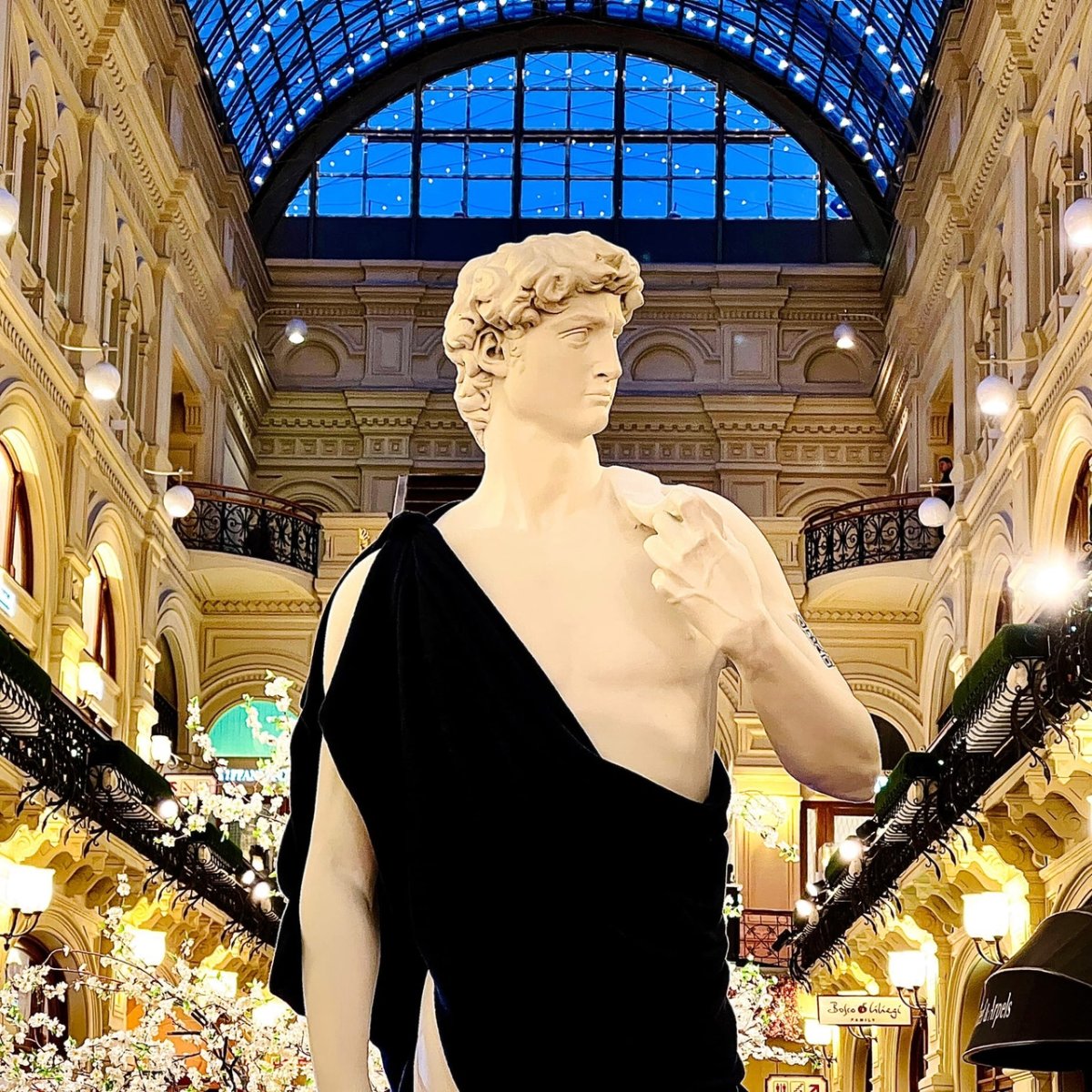 David Statue Gum