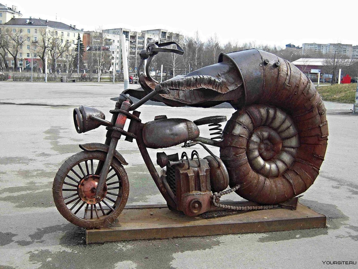 Памятник мотоциклу