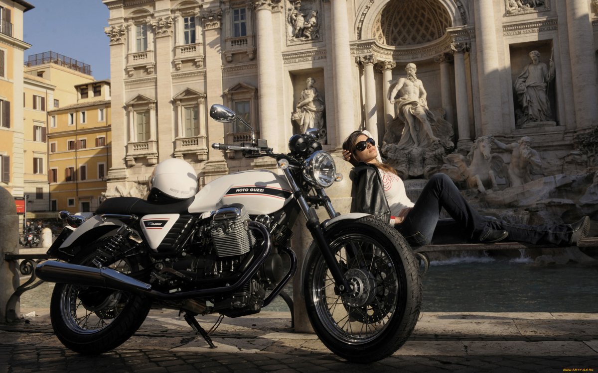 Moto Guzzi v7 Classic Wallpapers