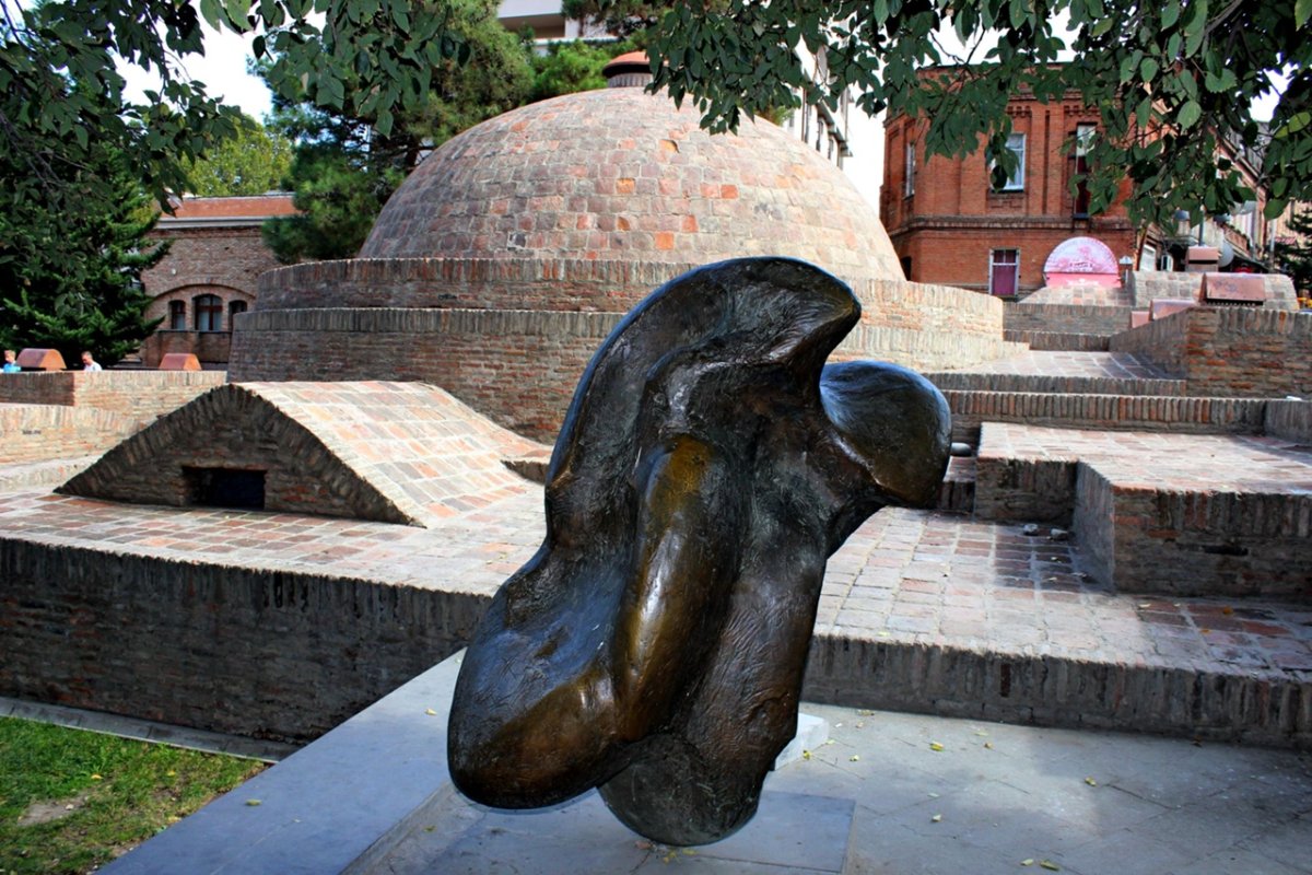 Памятник Кочи в Тбилиси