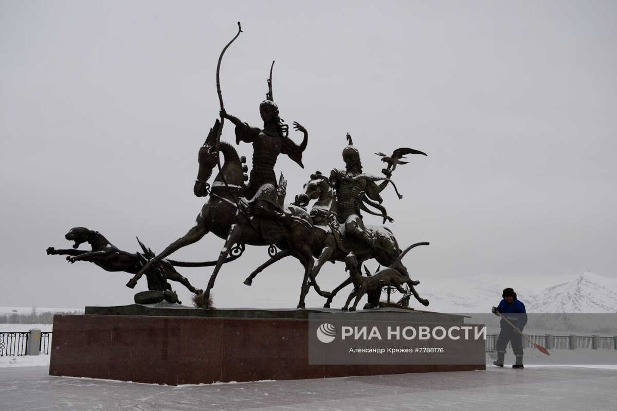 Царская охота статуя города Кызыл