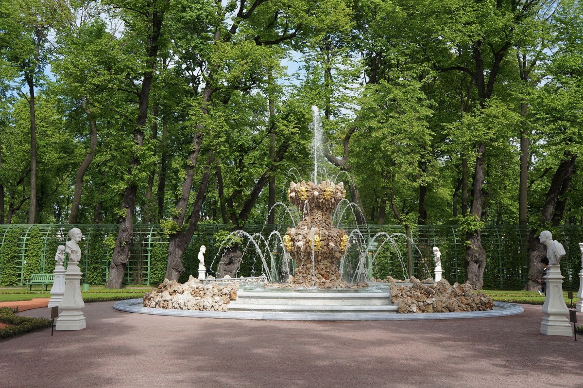 Летний сад Петра 1 в Санкт-Петербурге