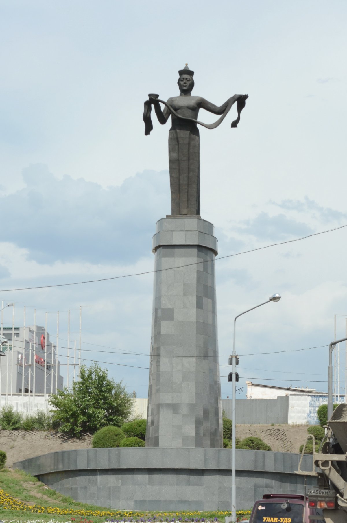 Статуя мать Бурятия Улан-Удэ