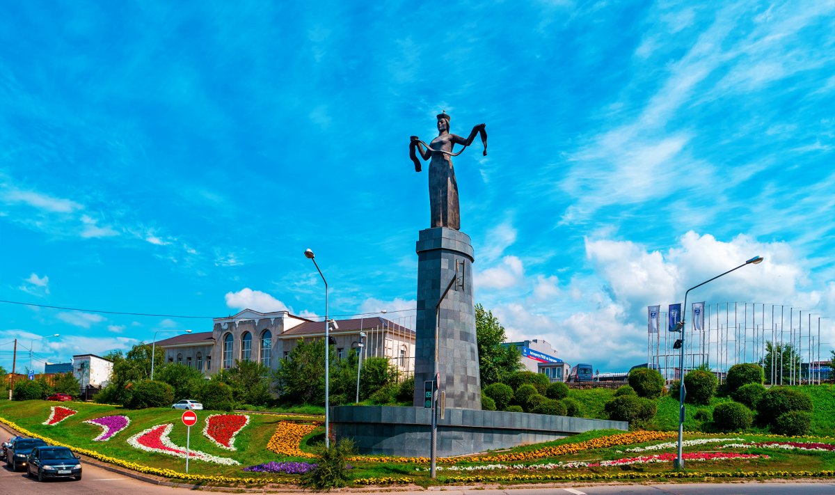 Скульптура мать Бурятия Улан-Удэ