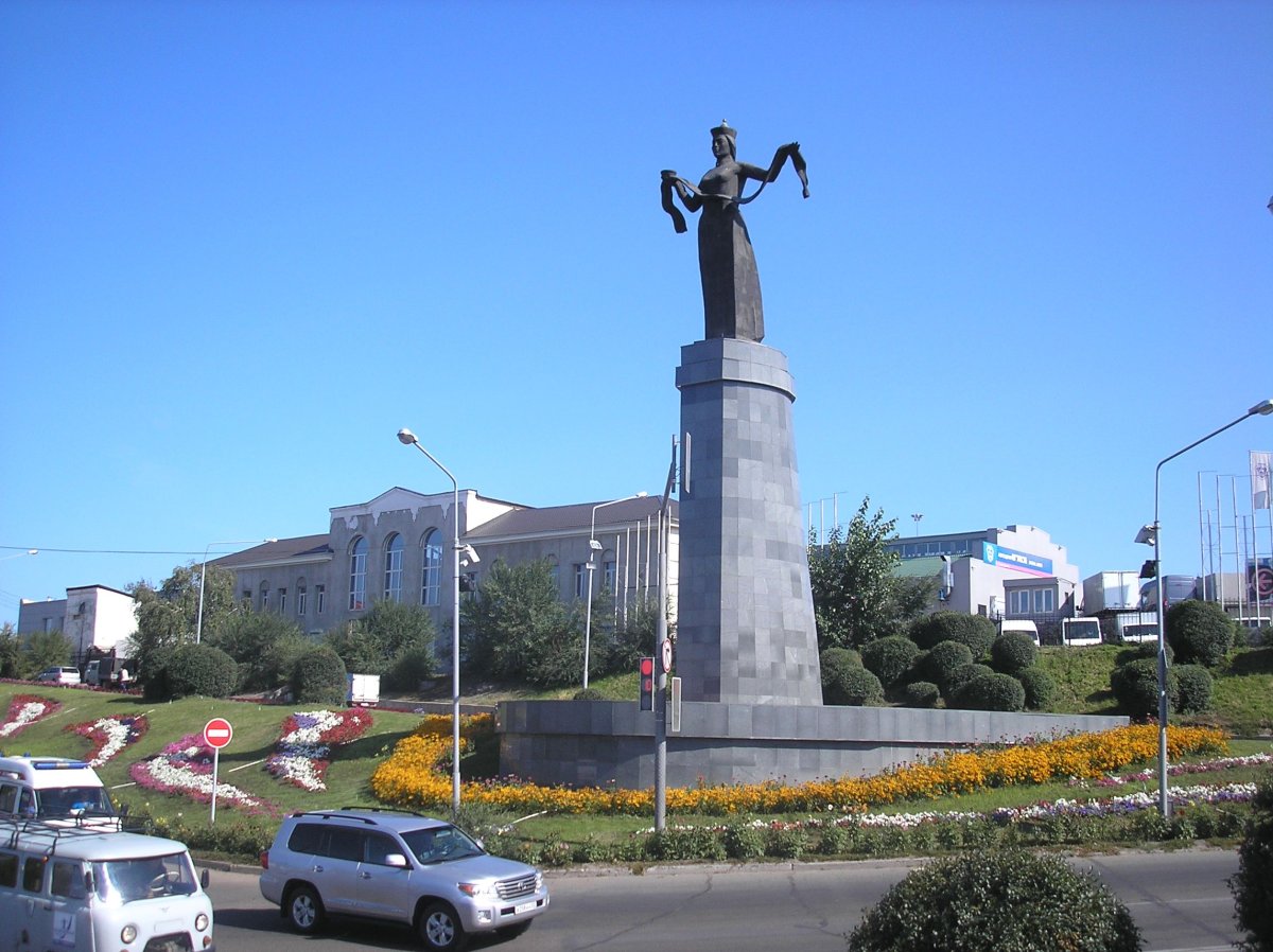 Мать Бурятия памятник в Улан-Удэ