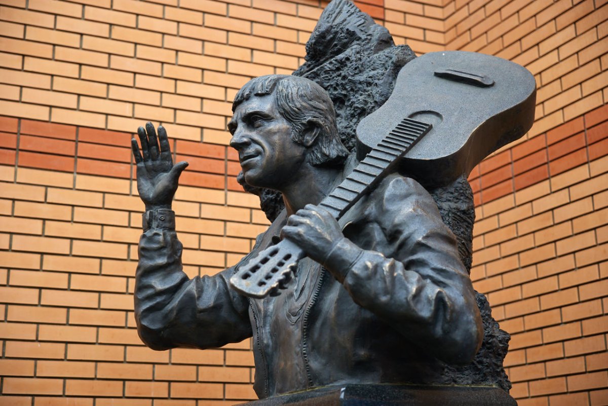 Владимир Высоцкий памятник