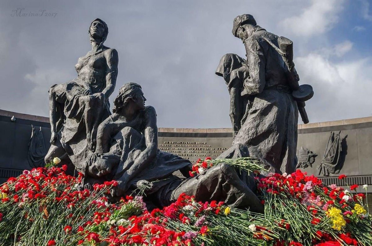 Монумент защитникам блокадного Ленинграда (Санкт-Петербург)