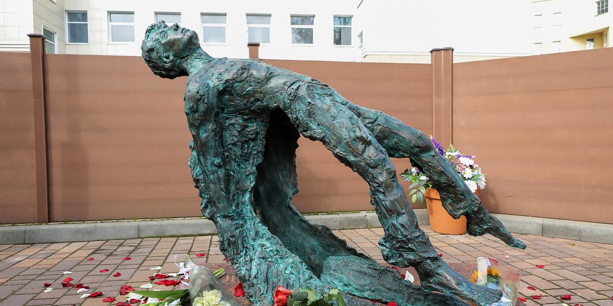 Памятник Есенину в Москве Потоцкого