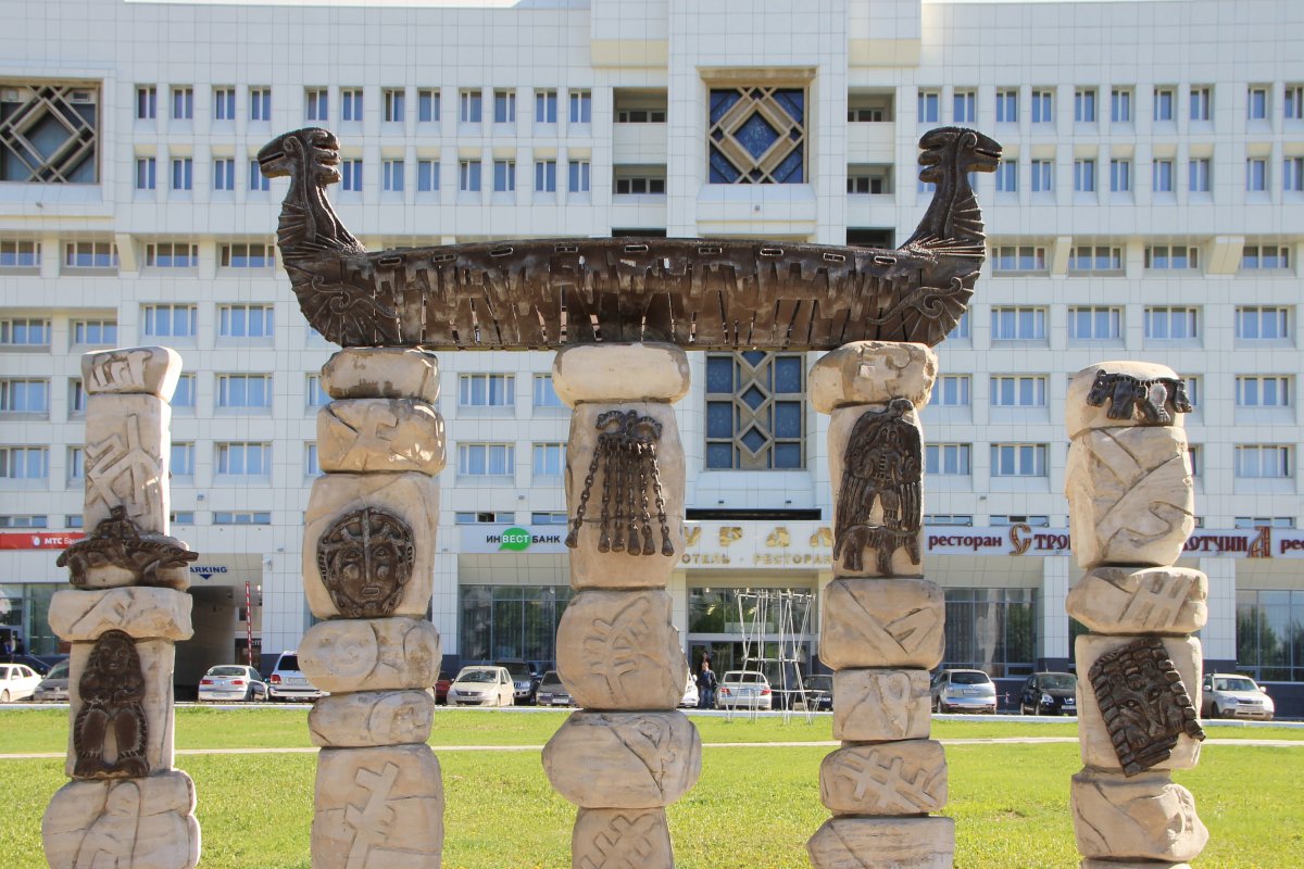 Кама река скульптура Пермь
