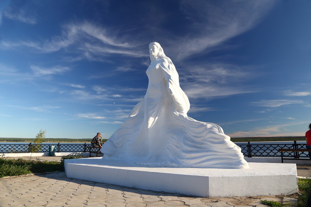Памятник реке Лена в Якутии