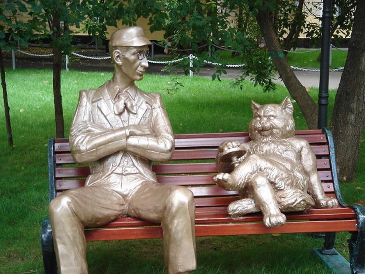 Памятник на Патриарших прудах мастер и Маргарита