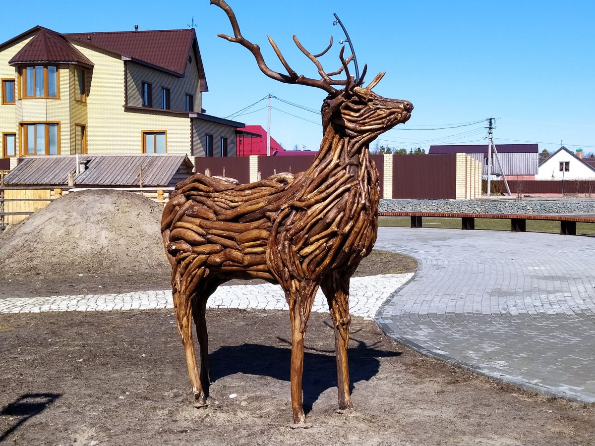 Скульптура олень уличная