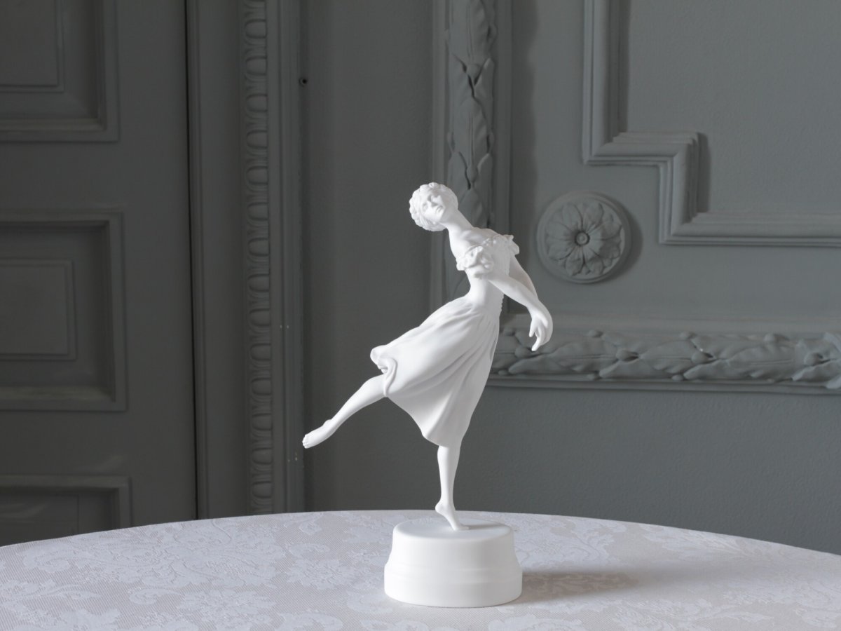 ИФЗ скульптура балерина