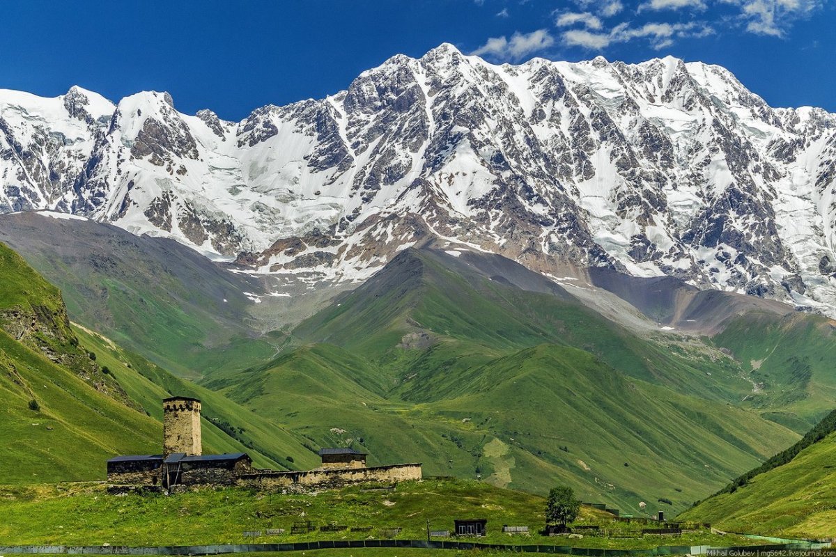 Гора Шхара Грузия