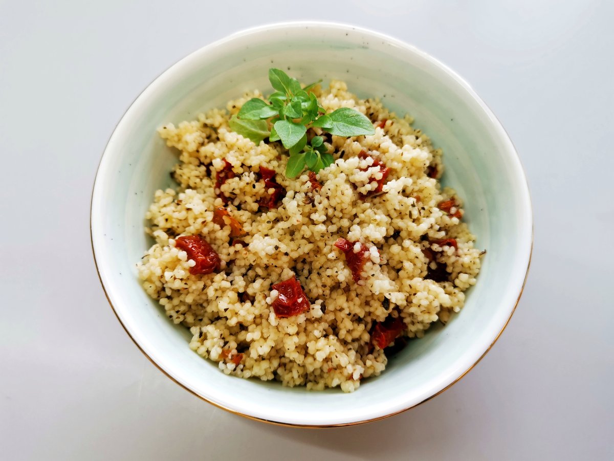Кускус с вялеными помидорами