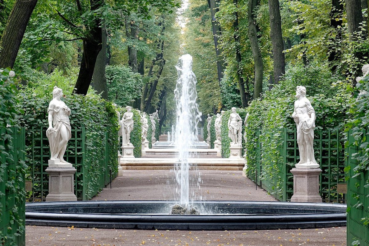 Летний сад Петра 1 в Санкт-Петербурге