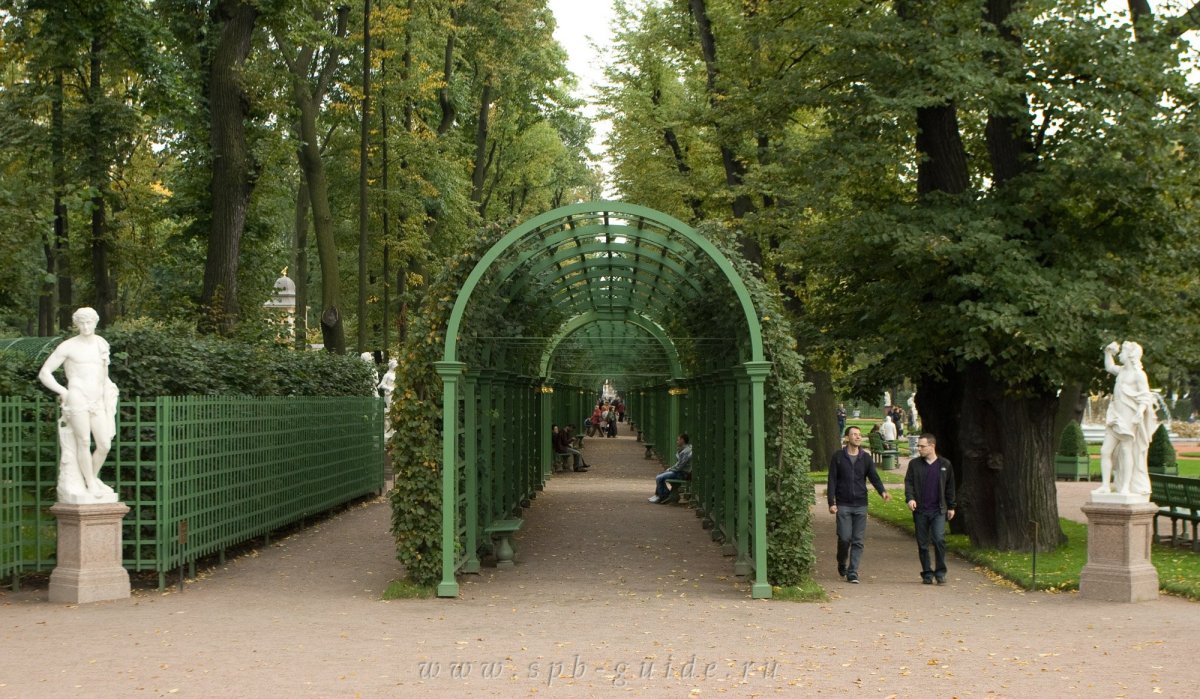 Аллея Берсо в Санкт-Петербурге