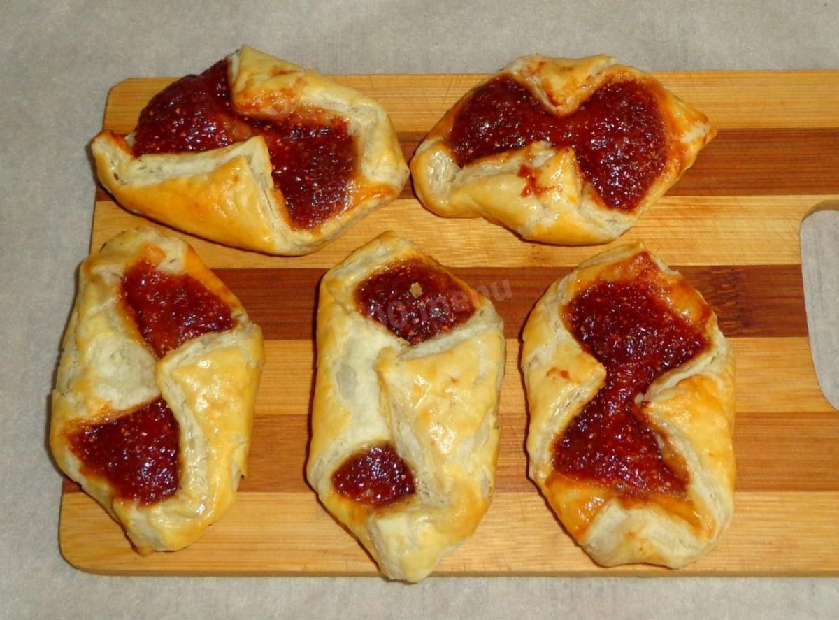 Слойки с вареньем