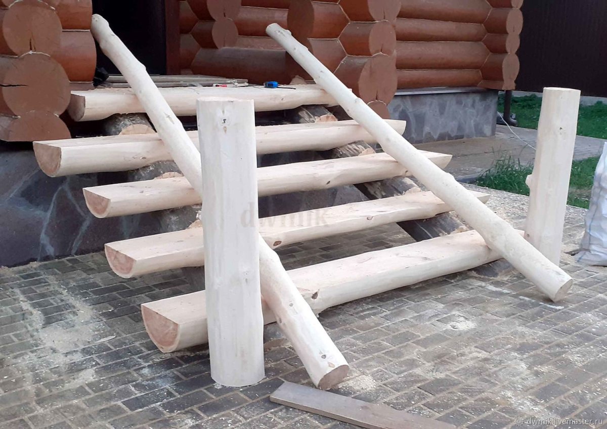 Лестница из бревна