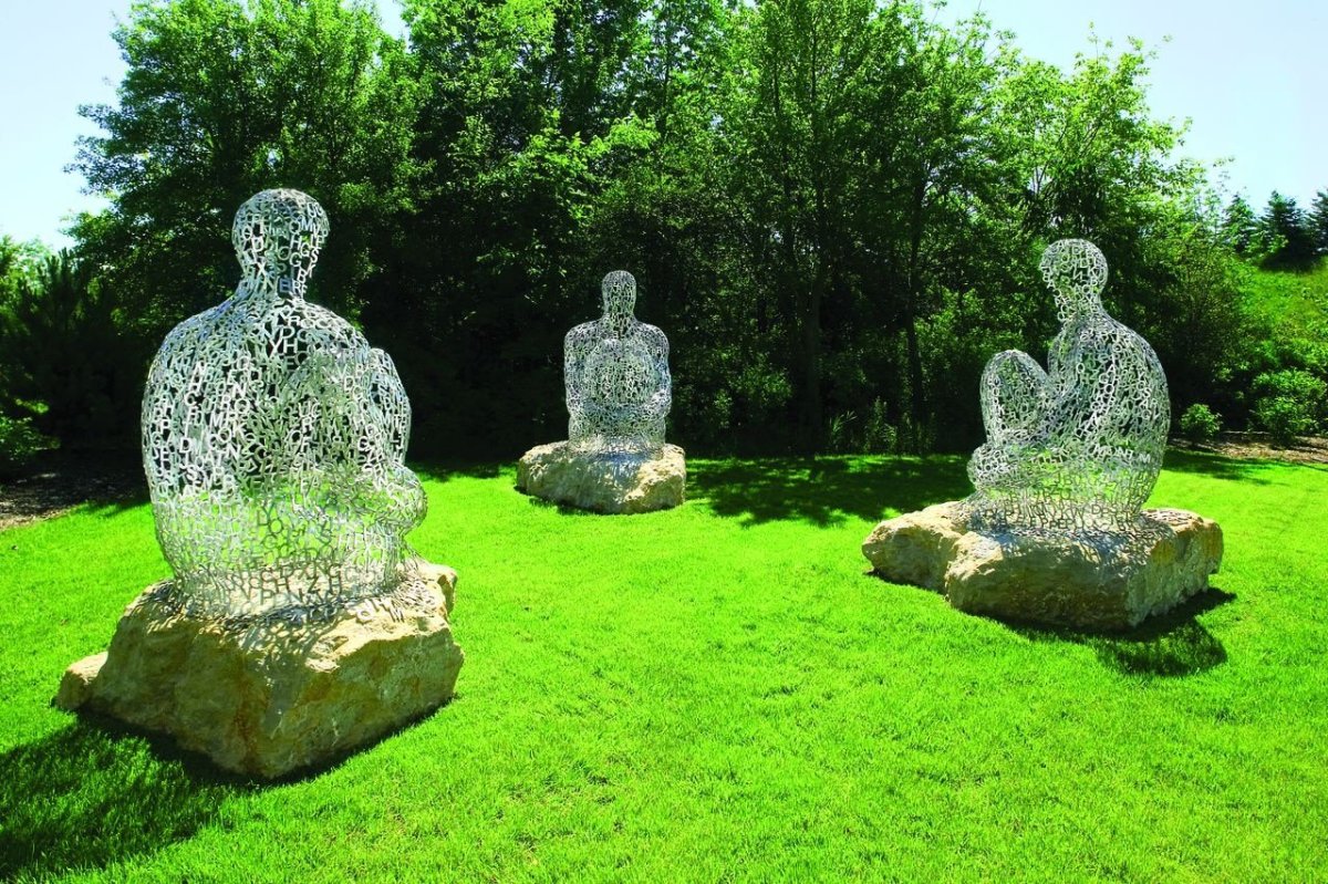 Скульптура в саду ландшафтный дизайн