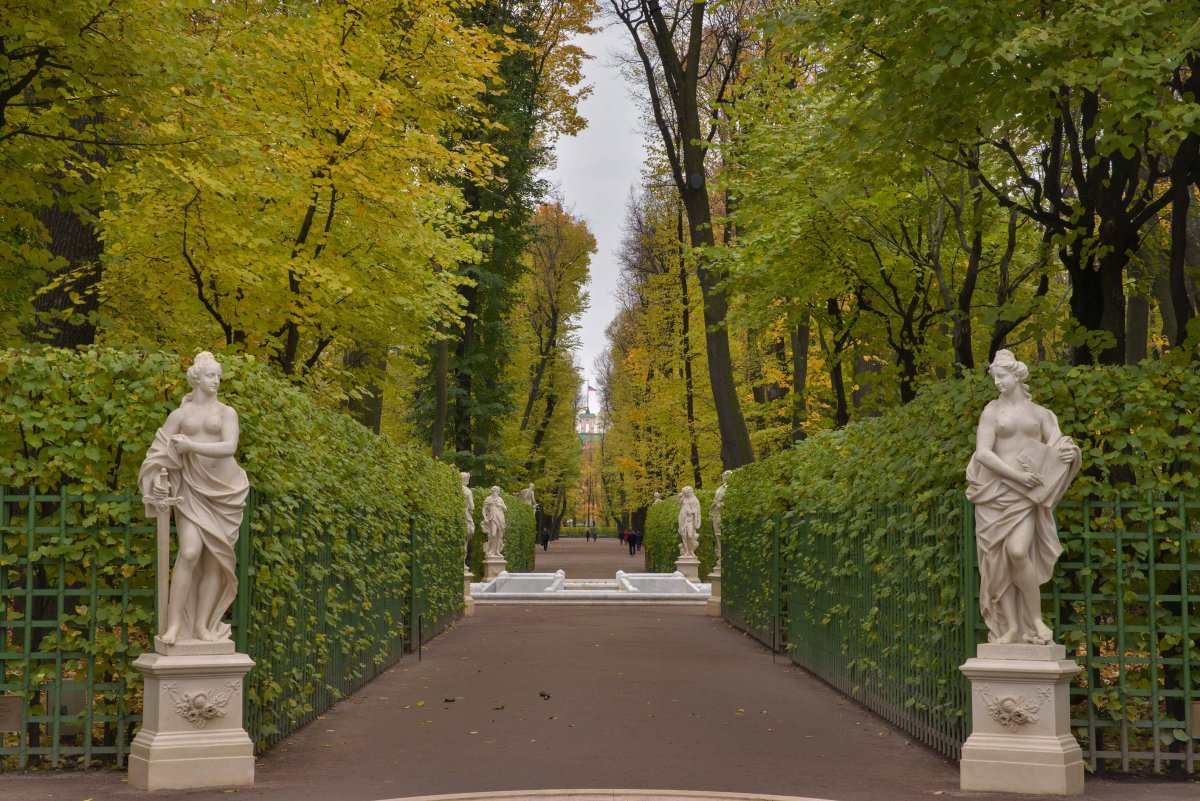 Летний сад в Санкт-Петербурге