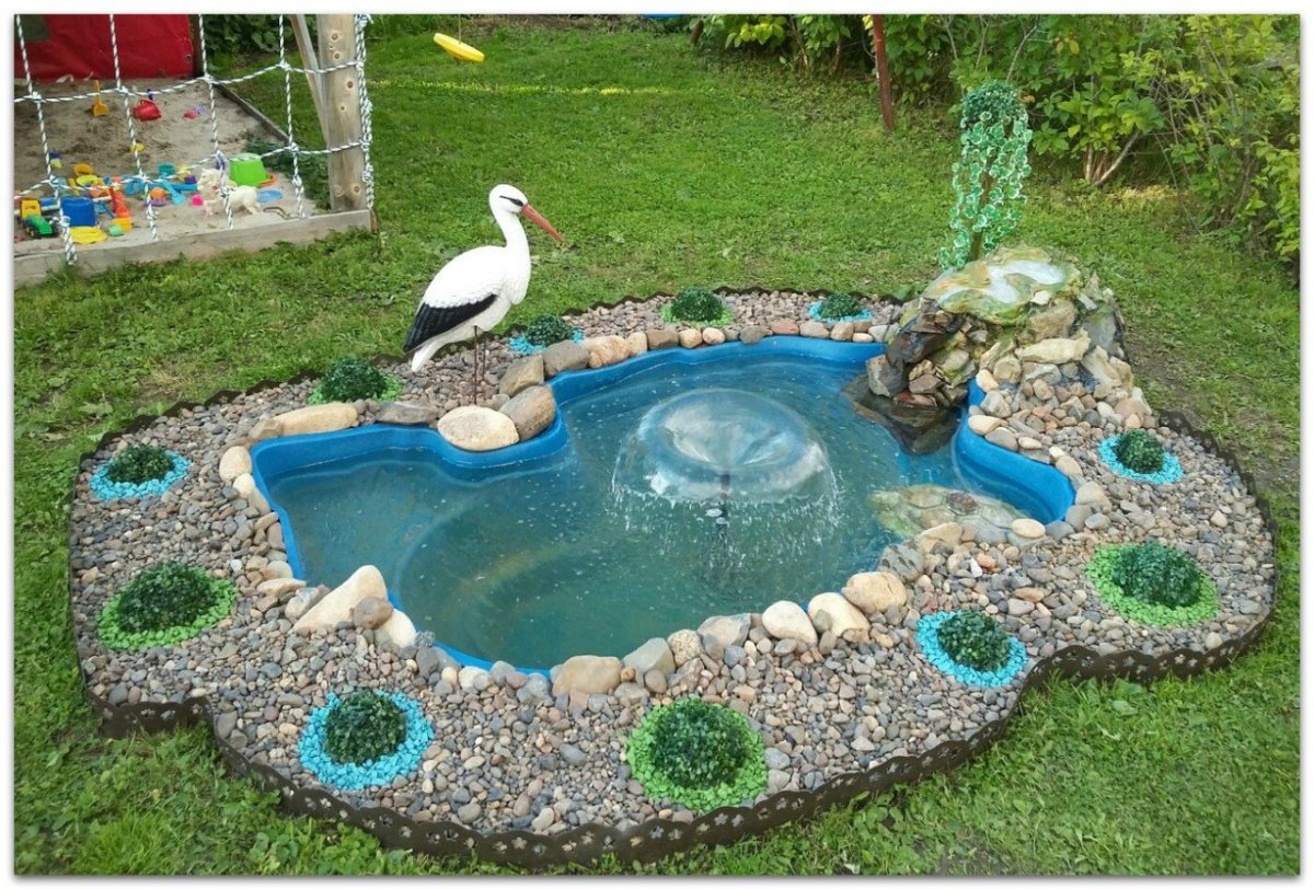 Искусственный бассейн для сада