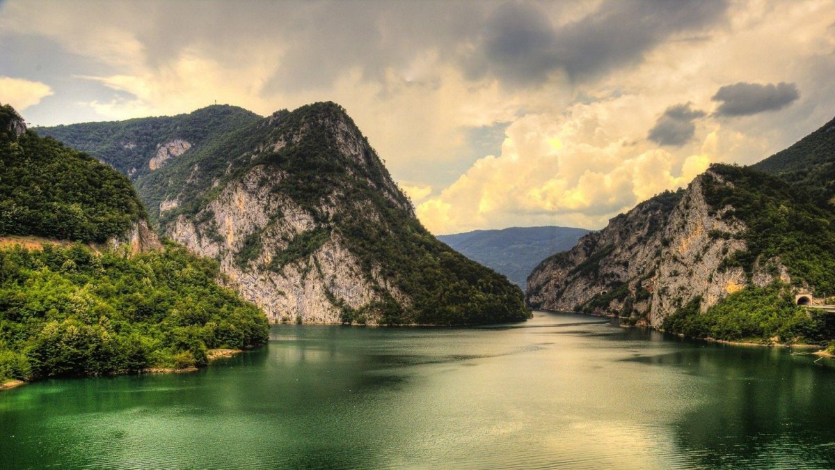 Босния и Герцеговина природа река Неретва