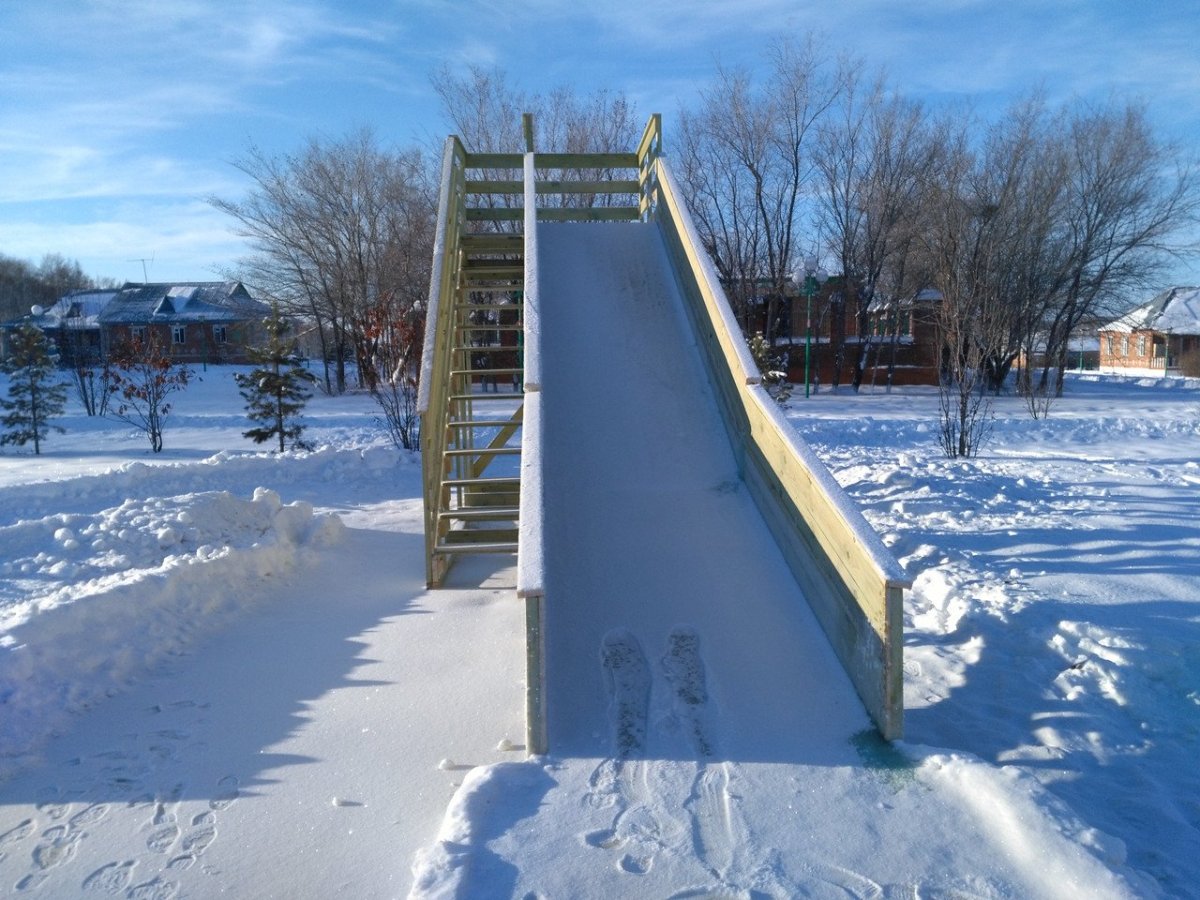 Горка деревянная