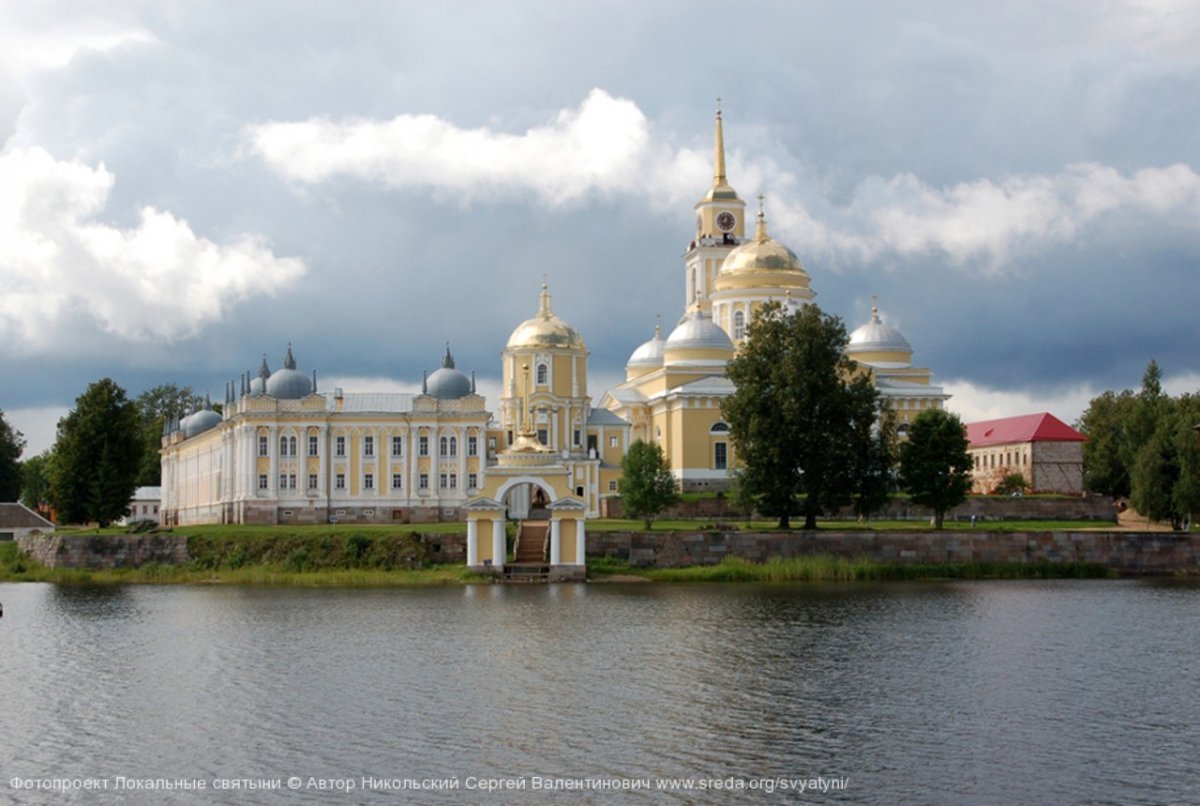 Нилова пустынь в мае