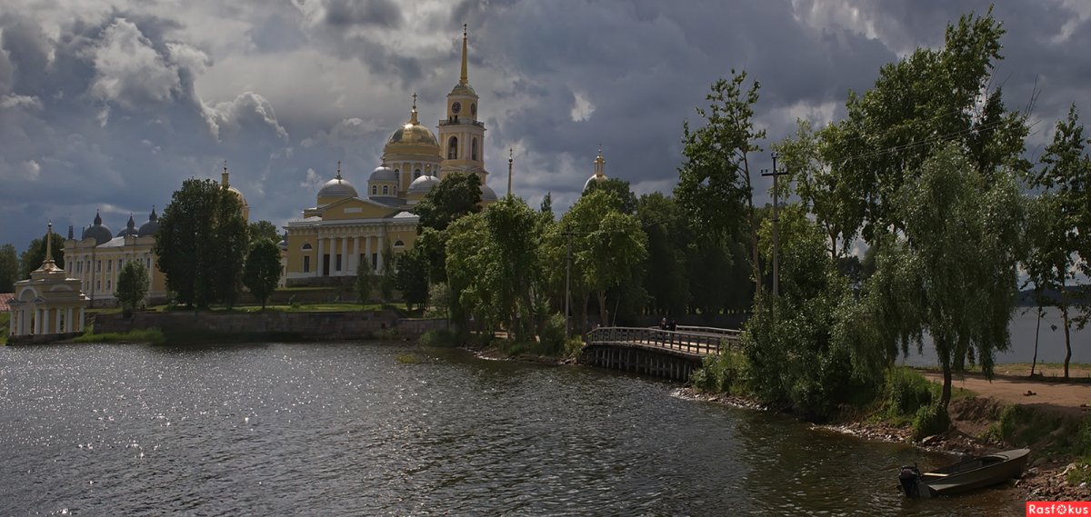 Нилова пустынь панорама