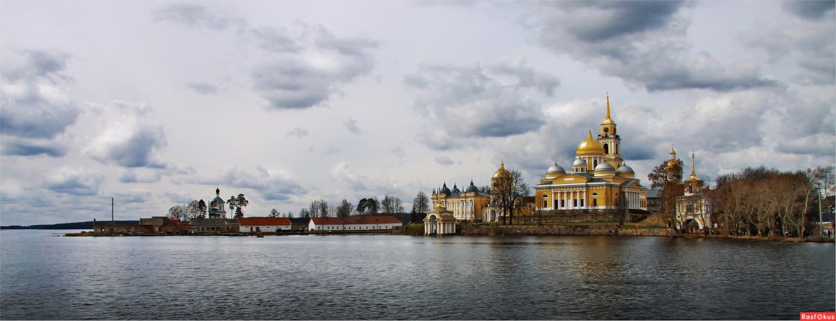 Нилова пустынь панорама