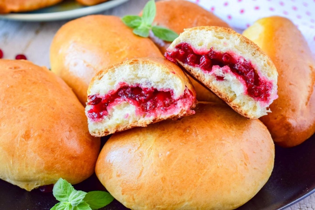 Пирожки с брусникой