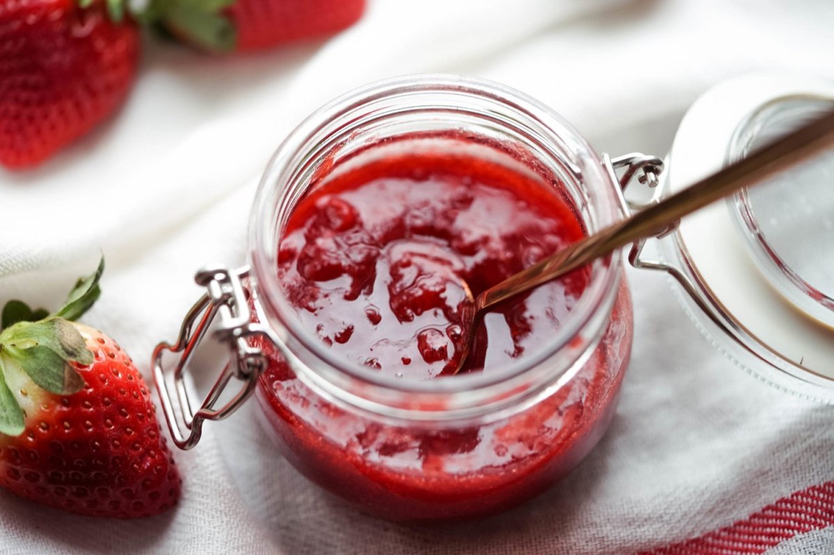 Jam "клубничный лимонад с базиликом"