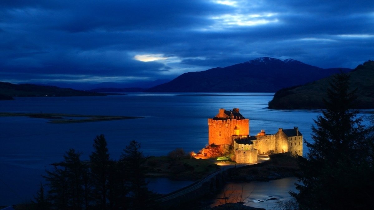 Eilean Donan Castle ночью