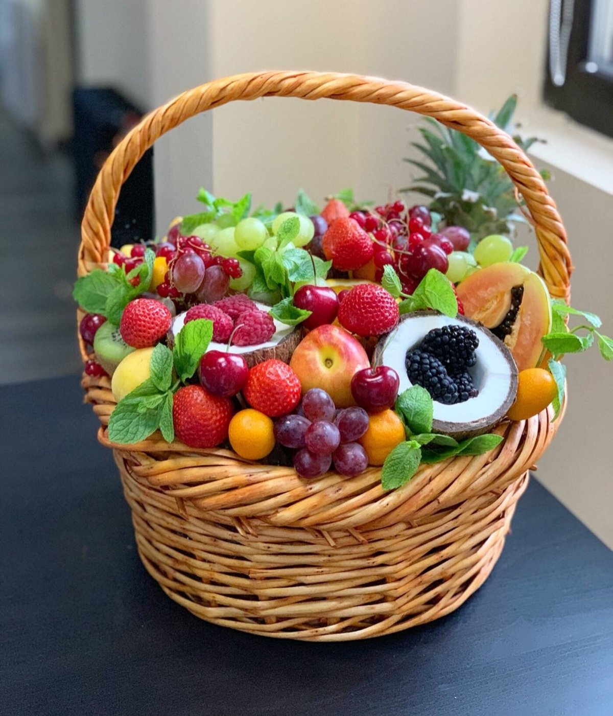 Корзина из фруктов