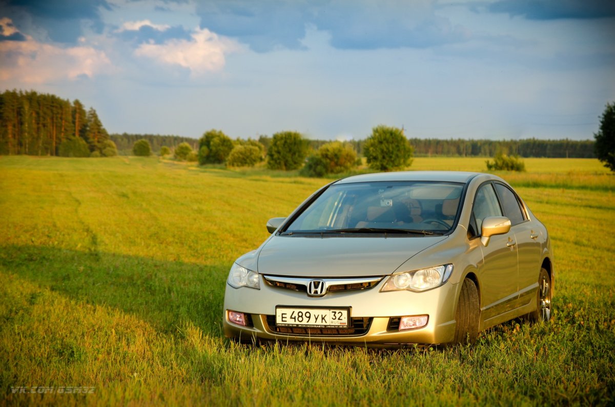 Honda Civic 4d бежевый