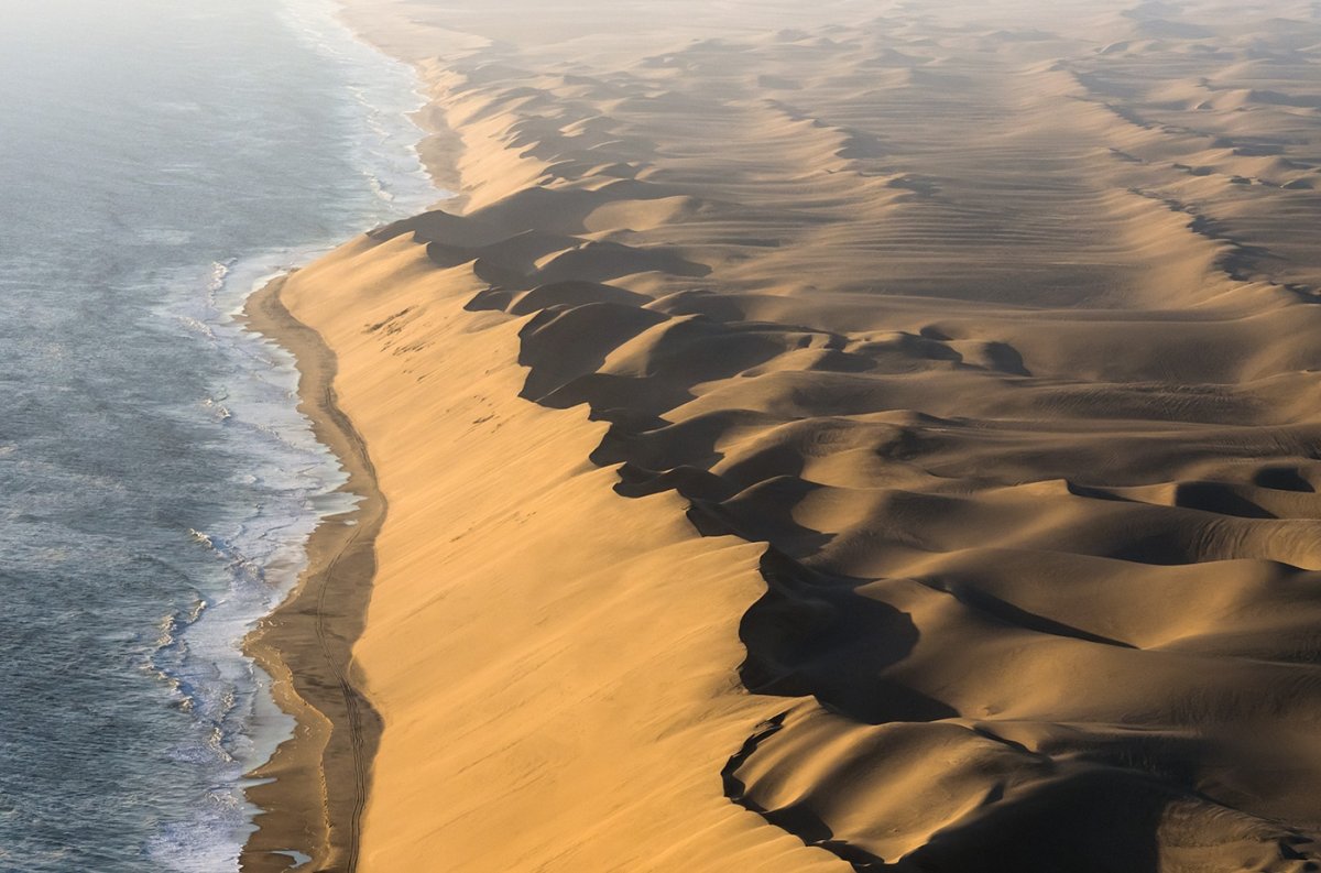 Намибия берег скелетов (Skeleton Coast)
