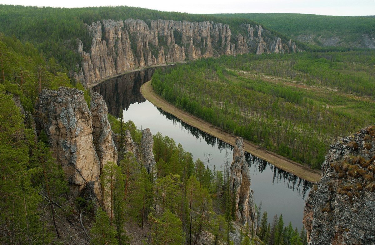 Амгинские столбы в Якутии