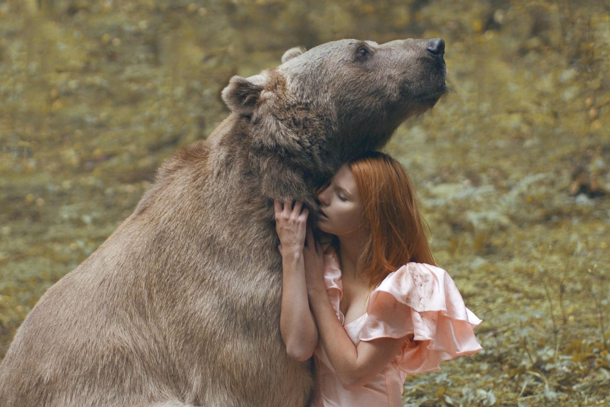 Люди с дикими животными