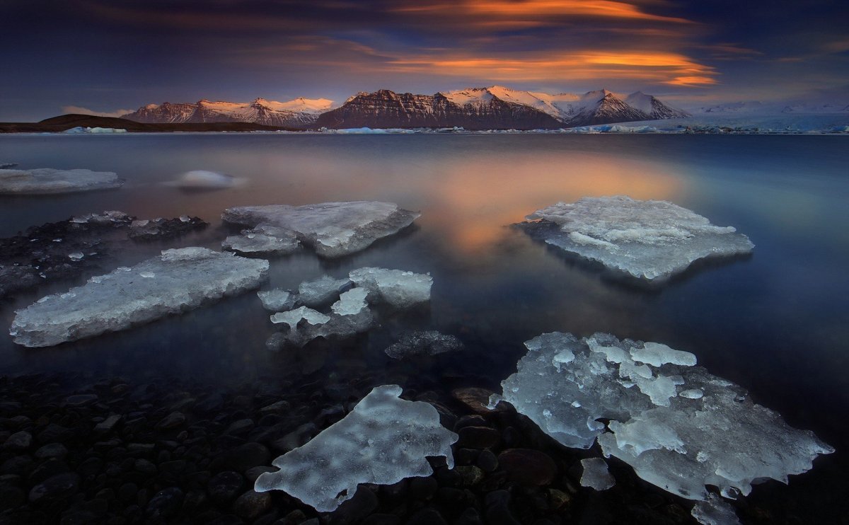 Арктический пейзаж с морем