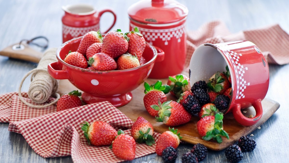 Чай с клубникой