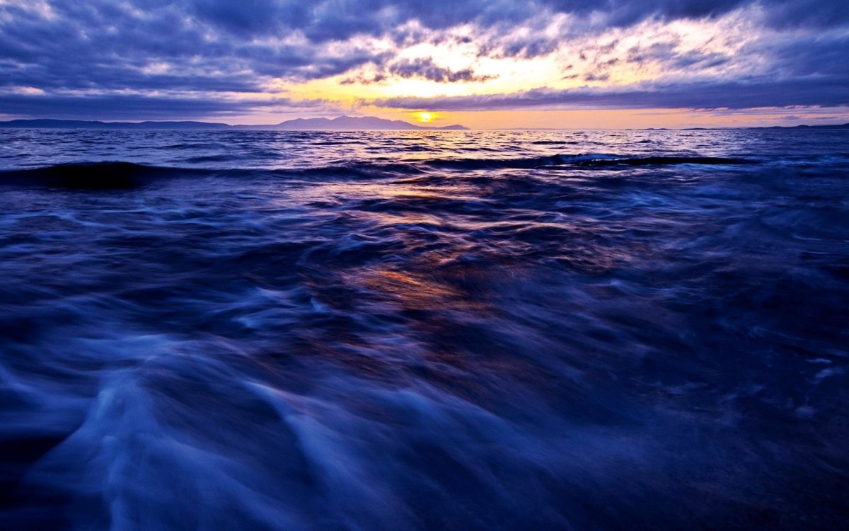 Синее море
