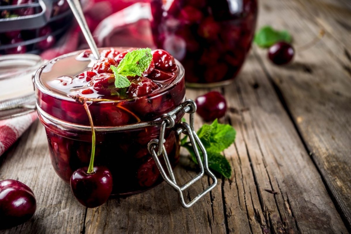 Варенье из черешни с мятой