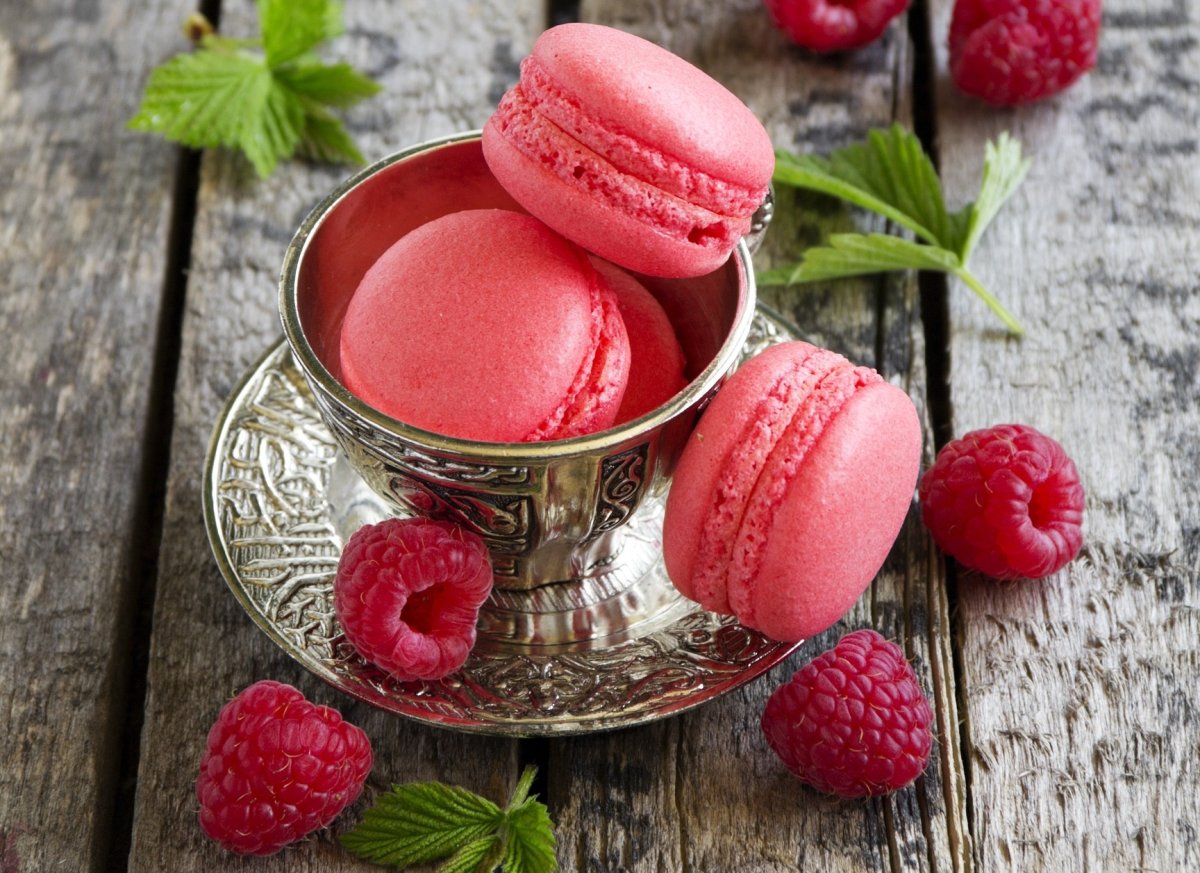 Макаруны клубничные