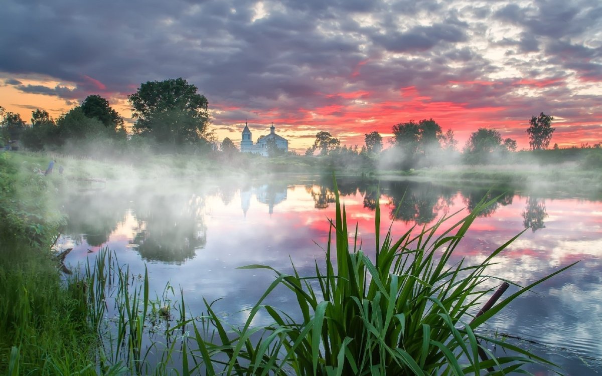 Рассвет на реке