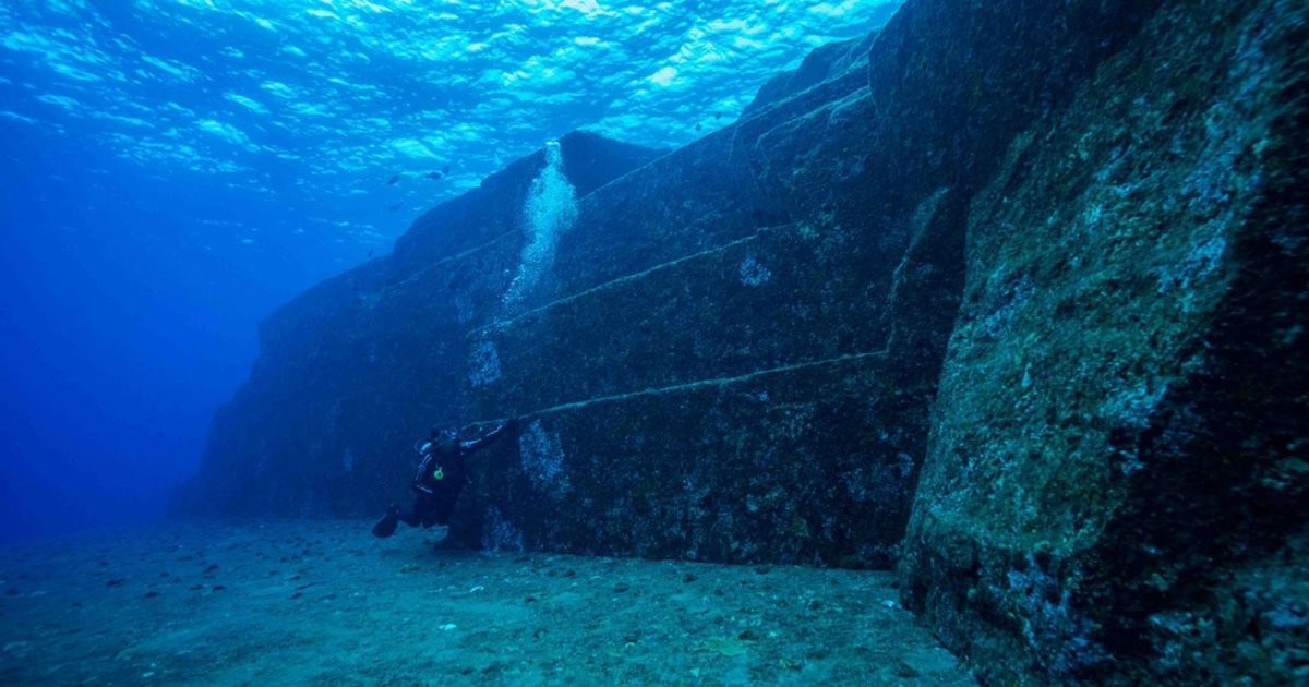 Подводные пирамиды Йонагуни Япония