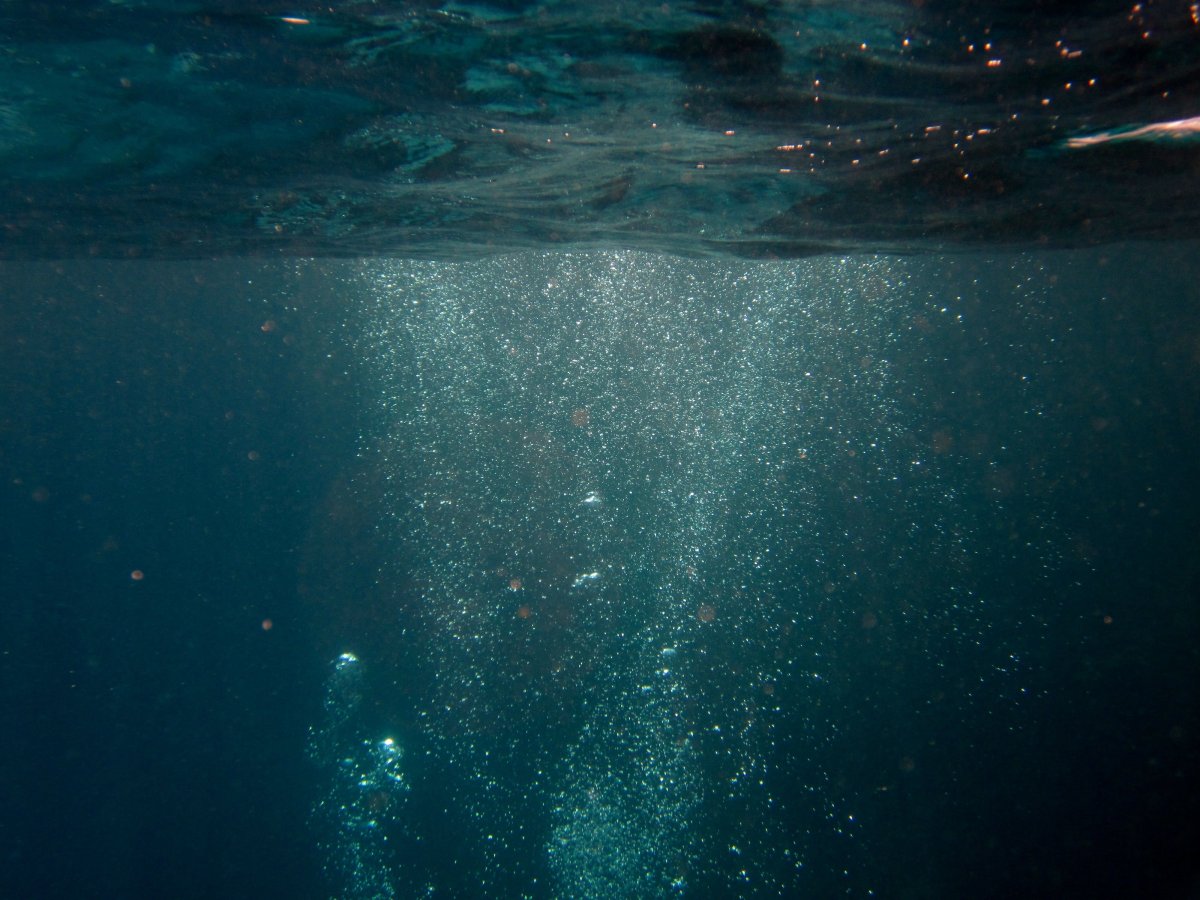 Под водой