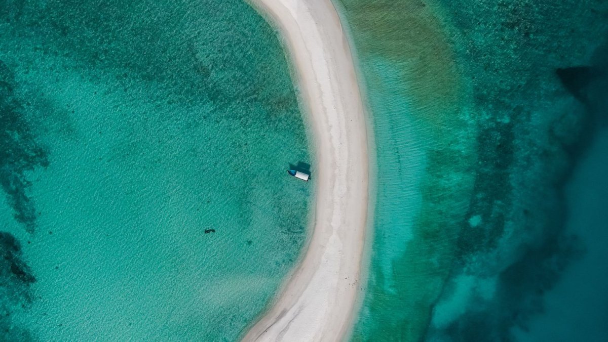 Лазурная волна море острова вид сверху
