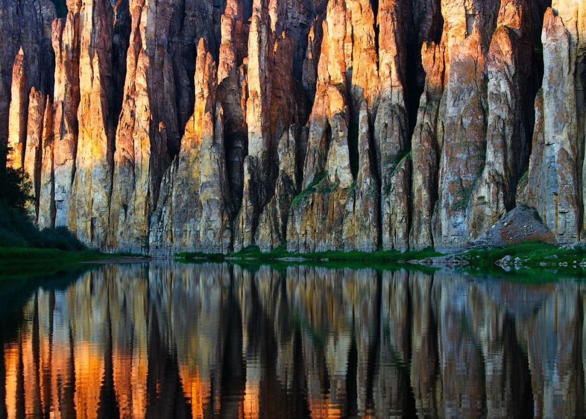 Синские скалы Якутия