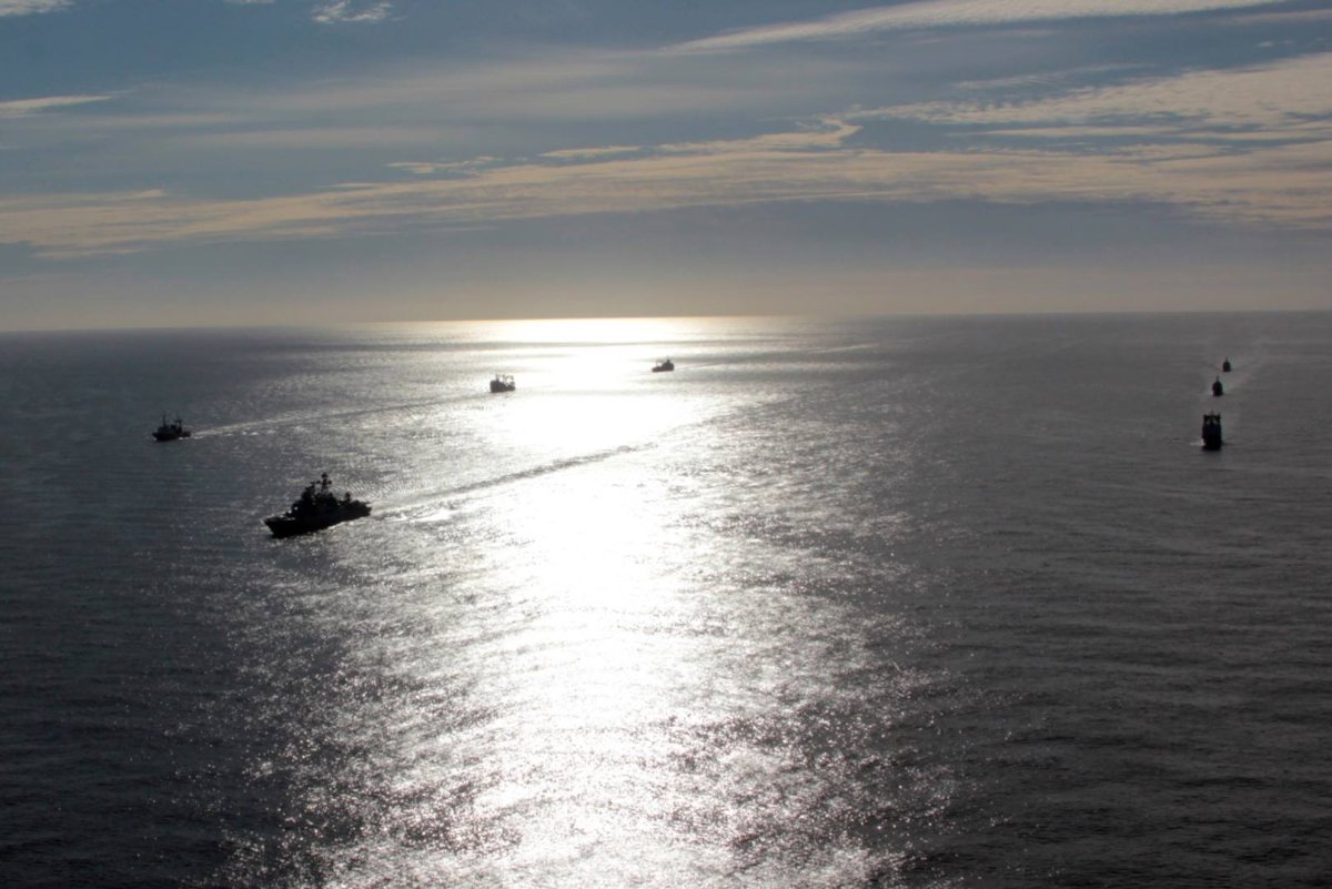 Военный корабль Охотское море